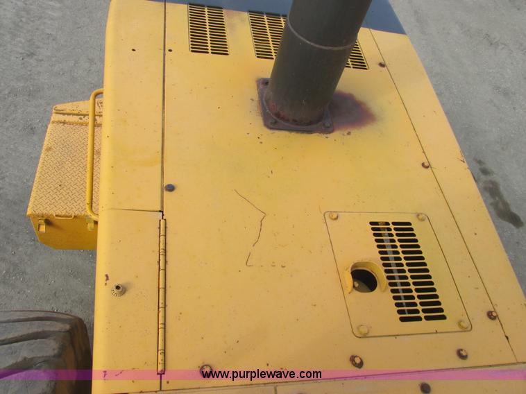 image for item A8679 1988 Komatsu WA500-1 wheel loader