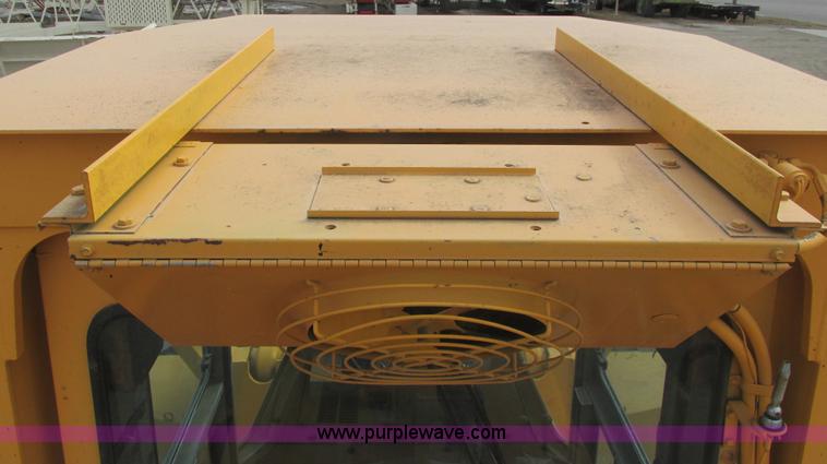 image for item A8679 1988 Komatsu WA500-1 wheel loader