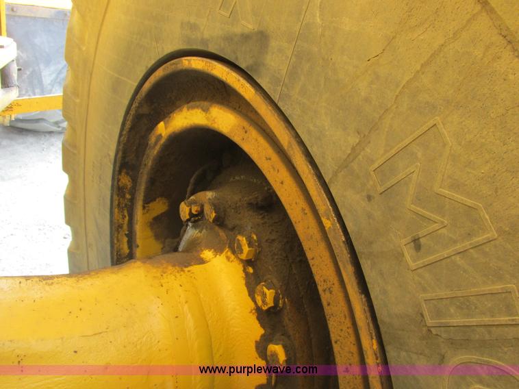 image for item A8679 1988 Komatsu WA500-1 wheel loader