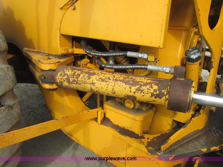 image for item A8679 1988 Komatsu WA500-1 wheel loader