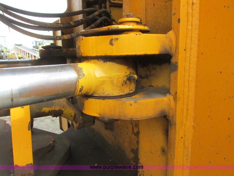 image for item A8679 1988 Komatsu WA500-1 wheel loader