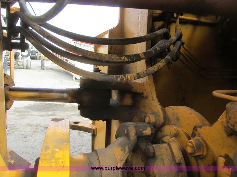 image for item A8679 1988 Komatsu WA500-1 wheel loader