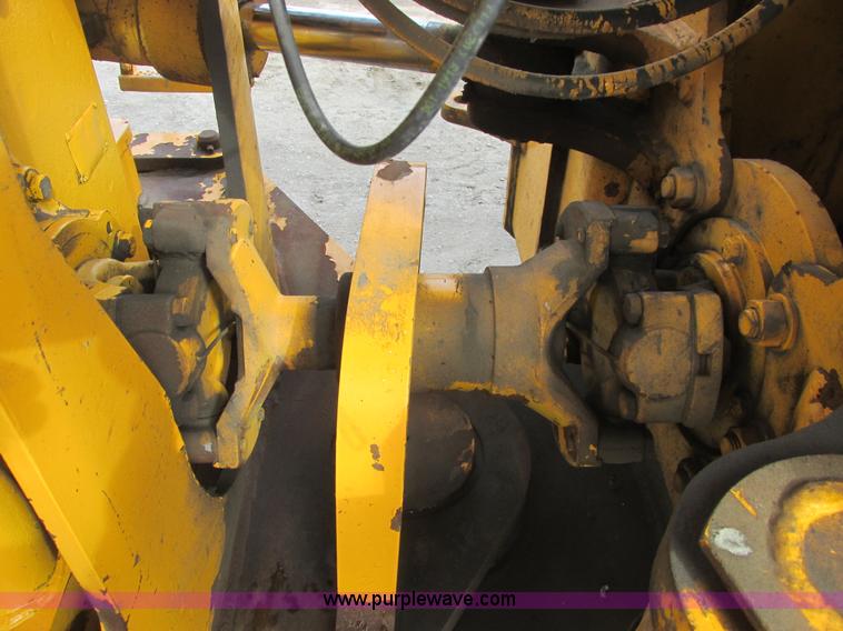 image for item A8679 1988 Komatsu WA500-1 wheel loader
