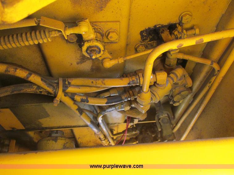 image for item A8679 1988 Komatsu WA500-1 wheel loader