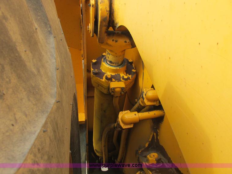 image for item A8679 1988 Komatsu WA500-1 wheel loader