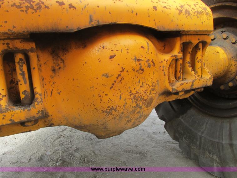 image for item A8679 1988 Komatsu WA500-1 wheel loader