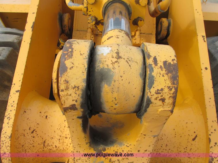 image for item A8679 1988 Komatsu WA500-1 wheel loader