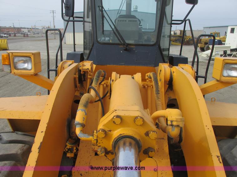 image for item A8679 1988 Komatsu WA500-1 wheel loader