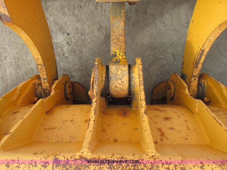 image for item A8679 1988 Komatsu WA500-1 wheel loader