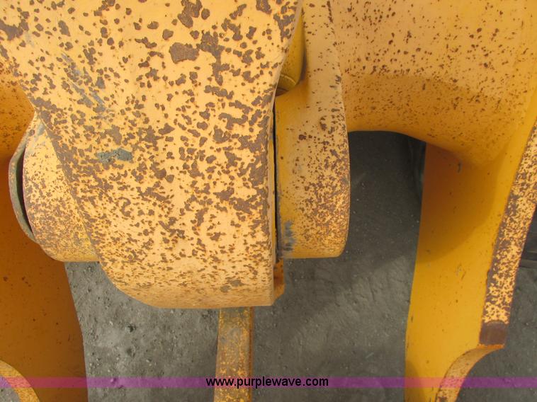 image for item A8679 1988 Komatsu WA500-1 wheel loader