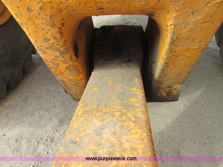 image for item A8679 1988 Komatsu WA500-1 wheel loader