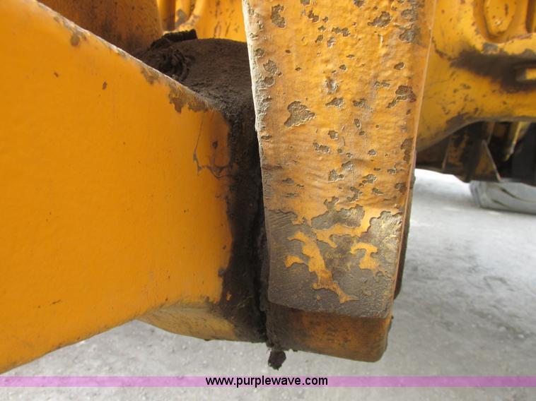 image for item A8679 1988 Komatsu WA500-1 wheel loader
