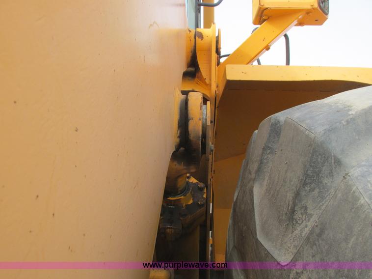 image for item A8679 1988 Komatsu WA500-1 wheel loader