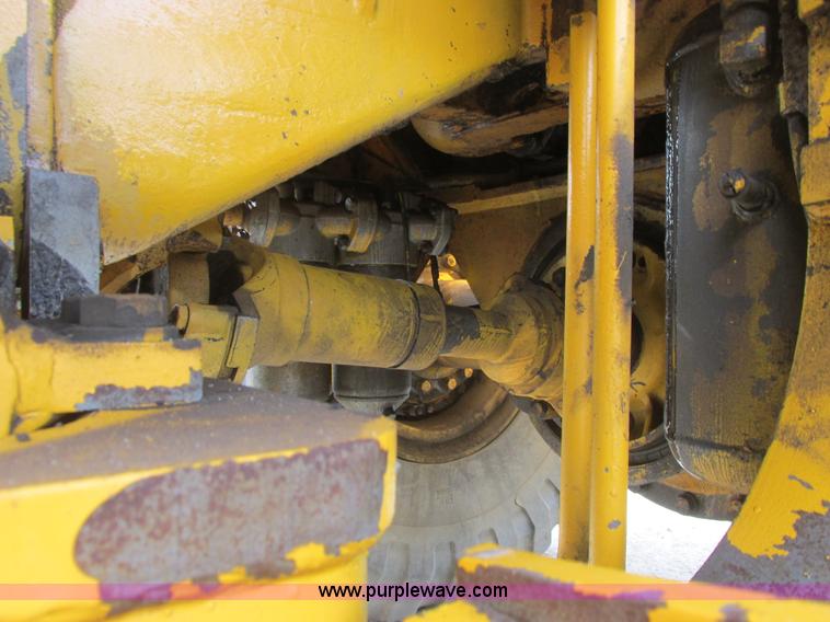 image for item A8679 1988 Komatsu WA500-1 wheel loader