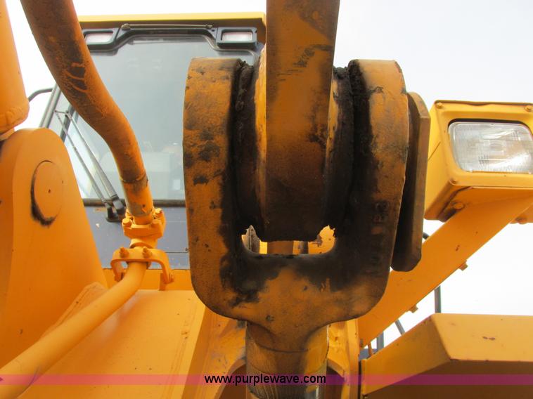 image for item A8679 1988 Komatsu WA500-1 wheel loader