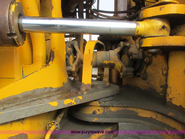 image for item A8679 1988 Komatsu WA500-1 wheel loader