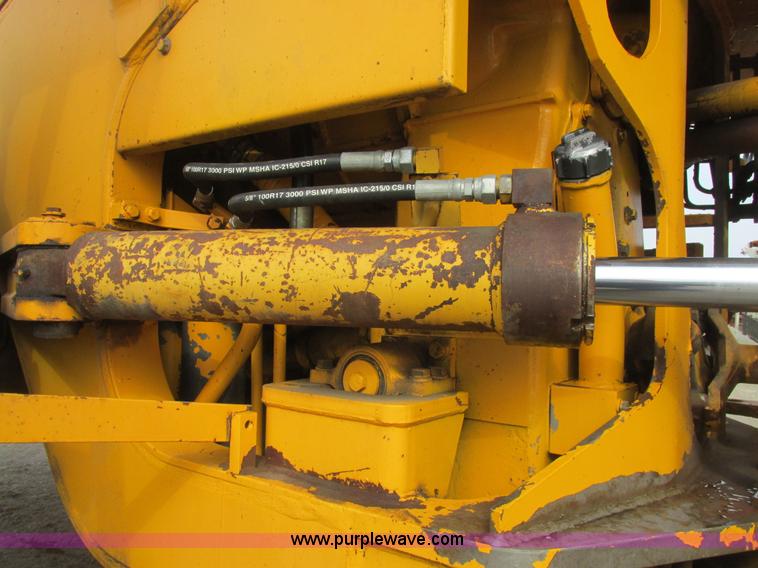 image for item A8679 1988 Komatsu WA500-1 wheel loader