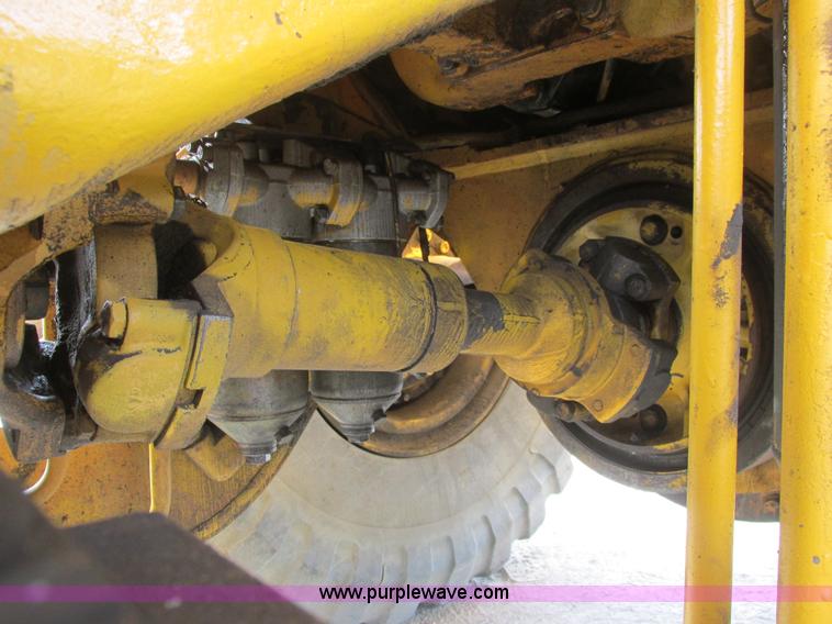 image for item A8679 1988 Komatsu WA500-1 wheel loader
