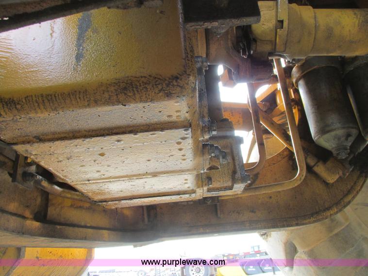 image for item A8679 1988 Komatsu WA500-1 wheel loader