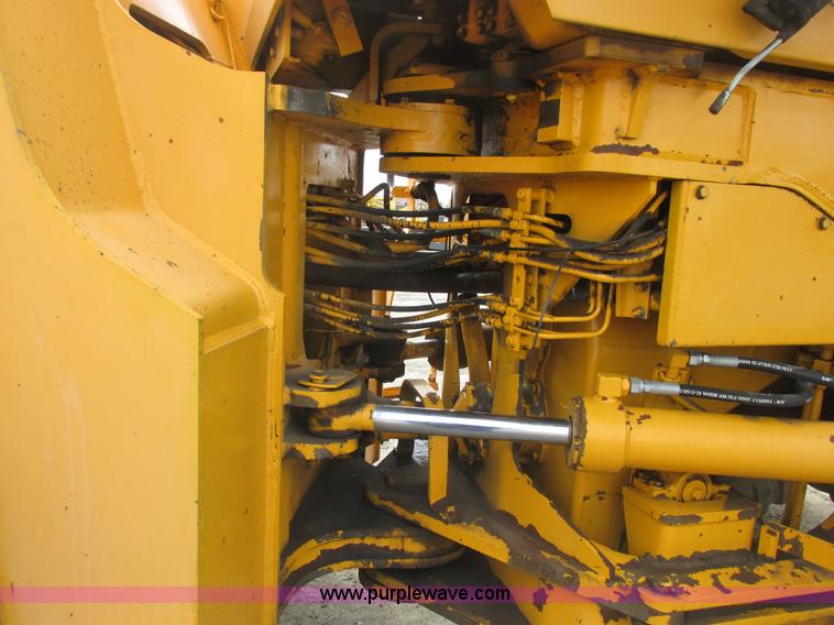 image for item A8679 1988 Komatsu WA500-1 wheel loader