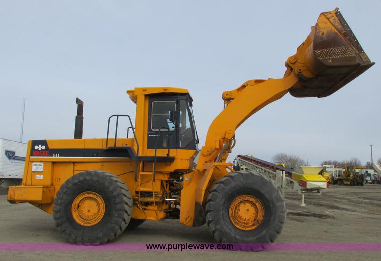 image for item A8679 1988 Komatsu WA500-1 wheel loader