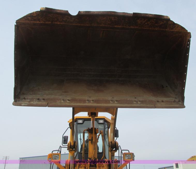 image for item A8679 1988 Komatsu WA500-1 wheel loader