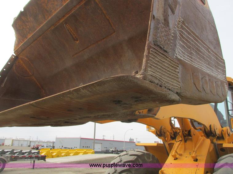 image for item A8679 1988 Komatsu WA500-1 wheel loader