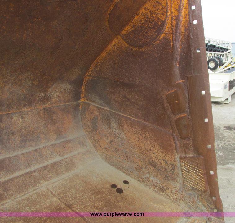 image for item A8679 1988 Komatsu WA500-1 wheel loader