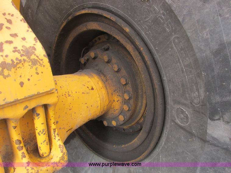 image for item A8679 1988 Komatsu WA500-1 wheel loader