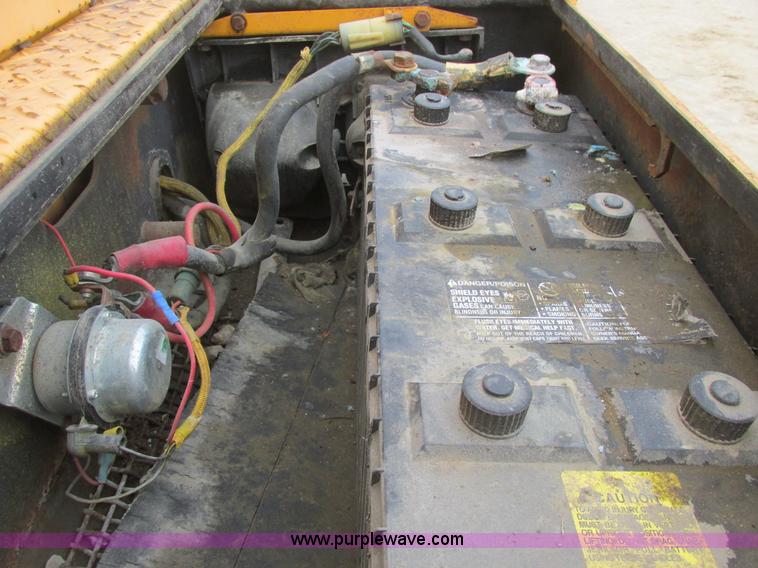 image for item A8679 1988 Komatsu WA500-1 wheel loader