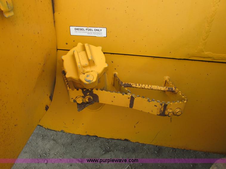 image for item A8679 1988 Komatsu WA500-1 wheel loader