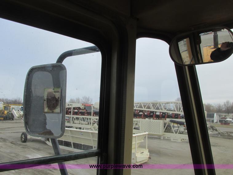 image for item A8679 1988 Komatsu WA500-1 wheel loader