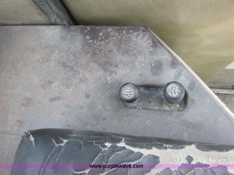 image for item A8679 1988 Komatsu WA500-1 wheel loader