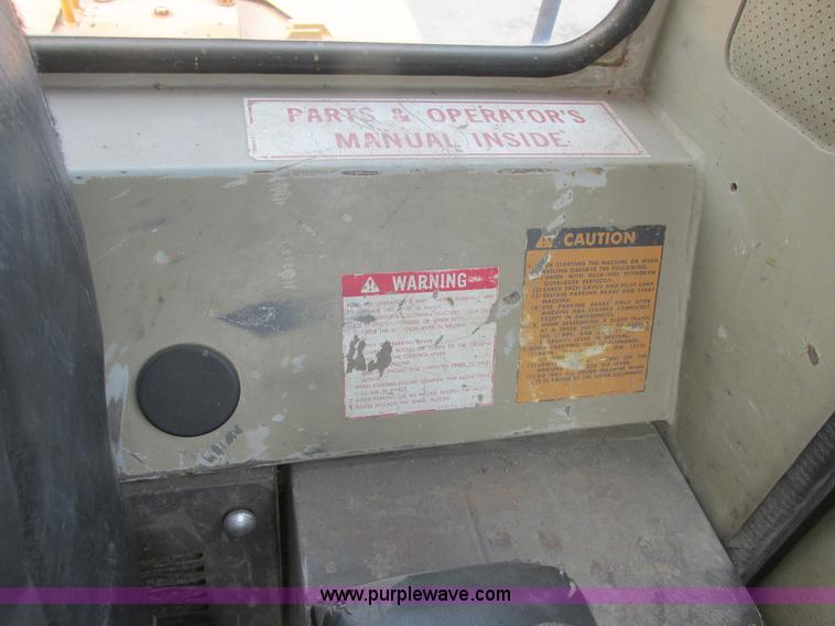 image for item A8679 1988 Komatsu WA500-1 wheel loader