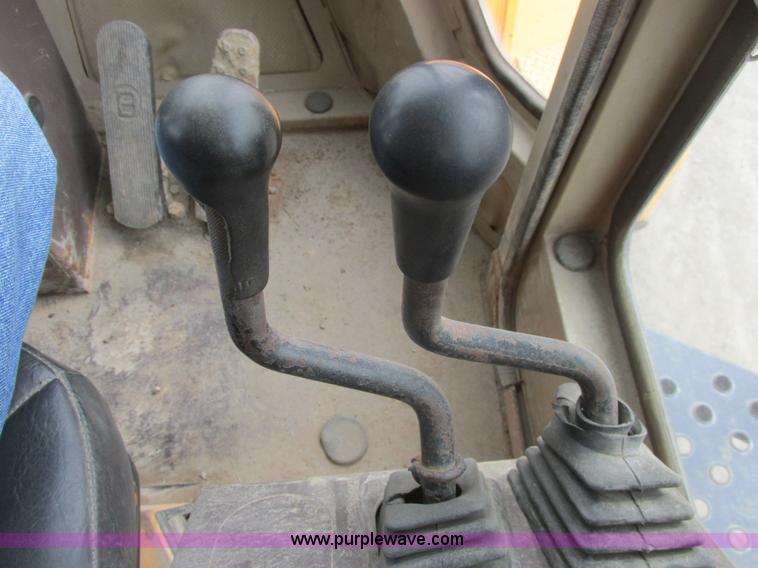 image for item A8679 1988 Komatsu WA500-1 wheel loader