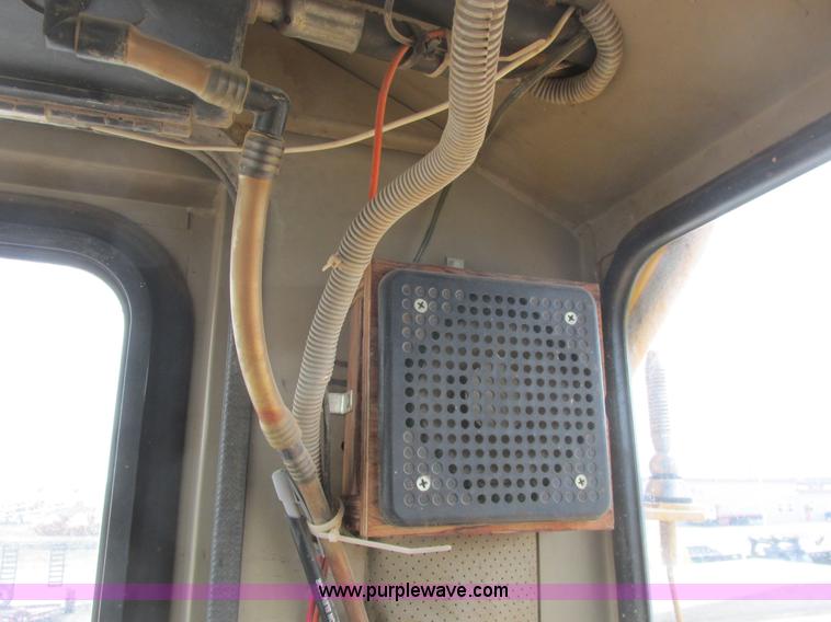 image for item A8679 1988 Komatsu WA500-1 wheel loader