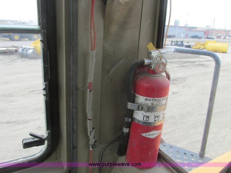 image for item A8679 1988 Komatsu WA500-1 wheel loader