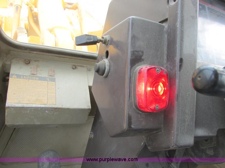 image for item A8679 1988 Komatsu WA500-1 wheel loader