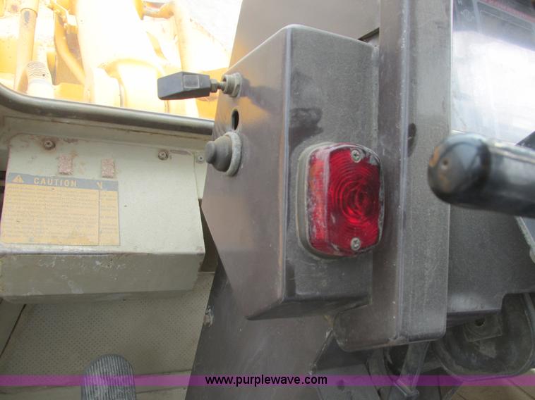 image for item A8679 1988 Komatsu WA500-1 wheel loader