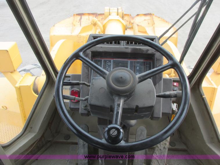 image for item A8679 1988 Komatsu WA500-1 wheel loader