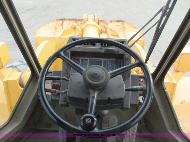 image for item A8679 1988 Komatsu WA500-1 wheel loader