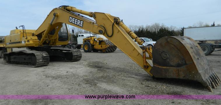 image for item AQ9481 1998 John Deere 330LC excavator