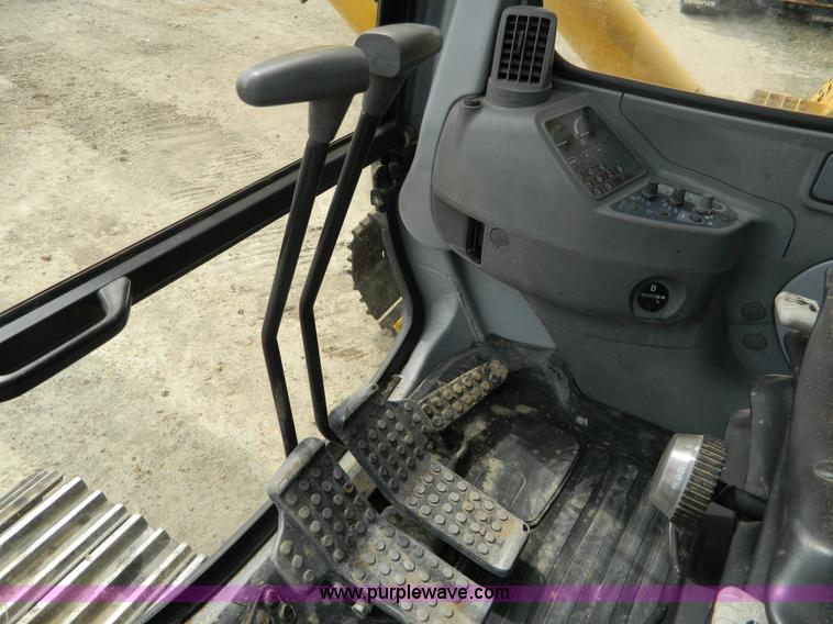 image for item AQ9481 1998 John Deere 330LC excavator