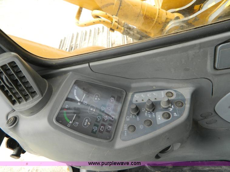 image for item AQ9481 1998 John Deere 330LC excavator