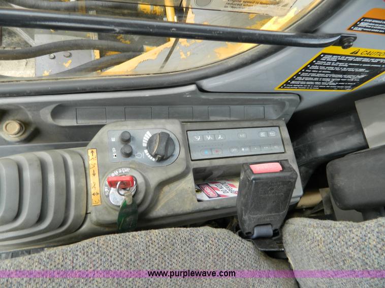 image for item AQ9481 1998 John Deere 330LC excavator