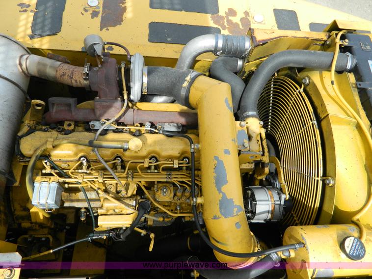 image for item AQ9481 1998 John Deere 330LC excavator