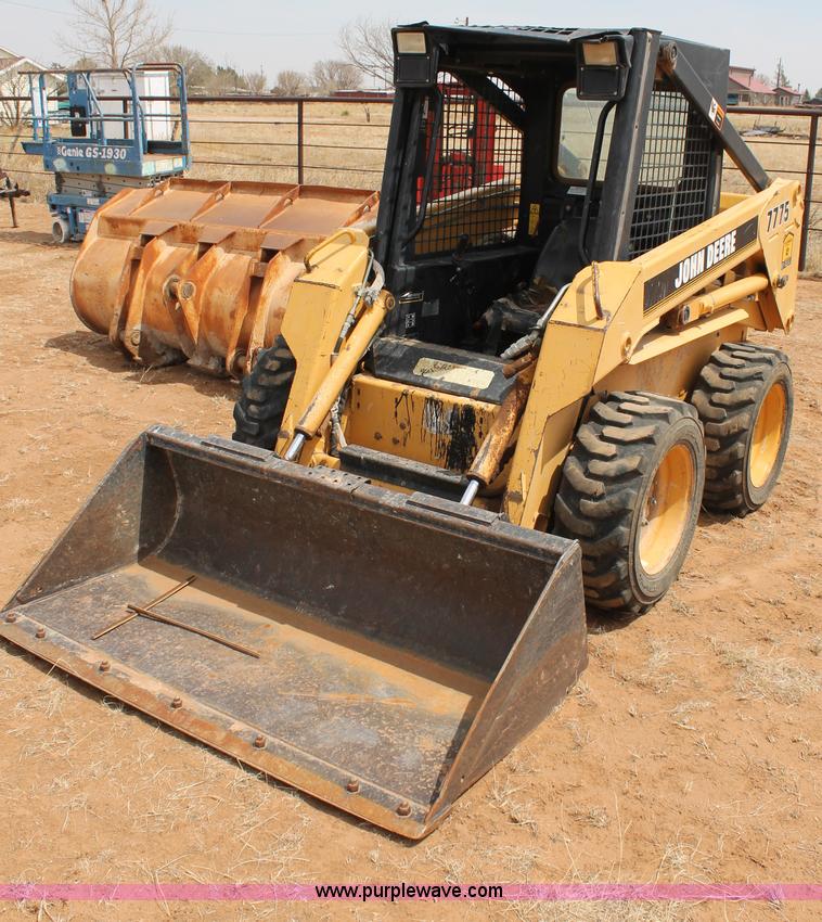 image for item C3807 John Deere 7775 skid steer