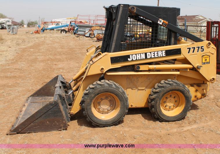 image for item C3807 John Deere 7775 skid steer