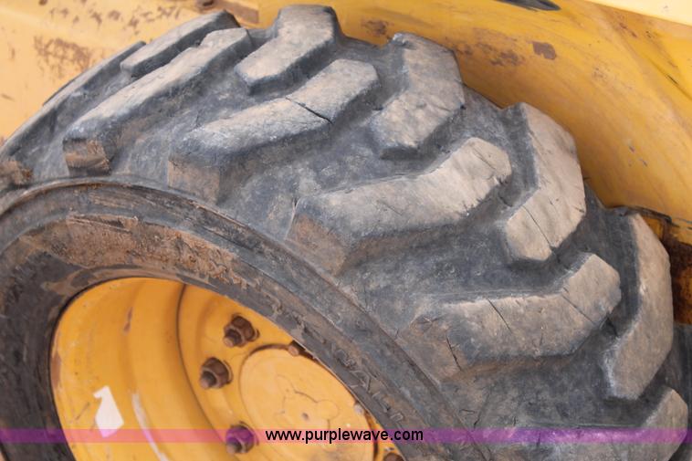 image for item C3807 John Deere 7775 skid steer