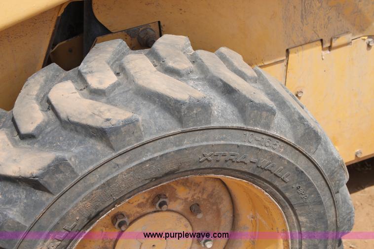 image for item C3807 John Deere 7775 skid steer